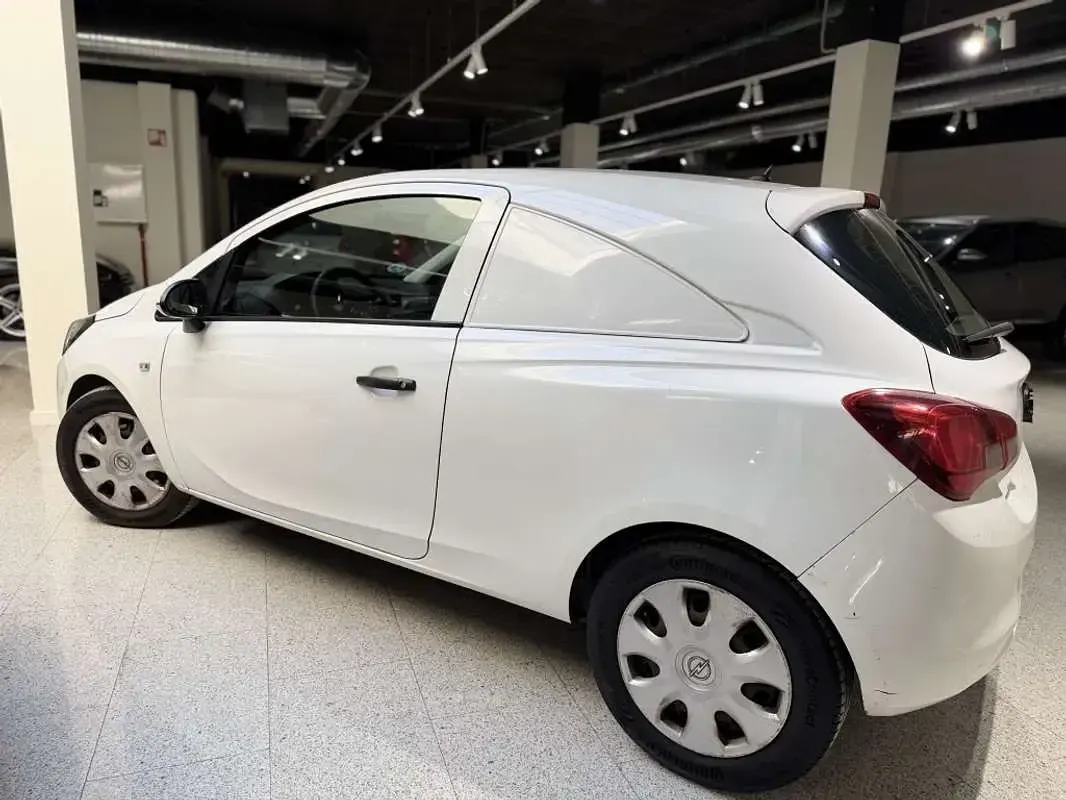 Usado Opel Corsa Expression 75 CV (55 kW) 2015 Blanco Utilitario