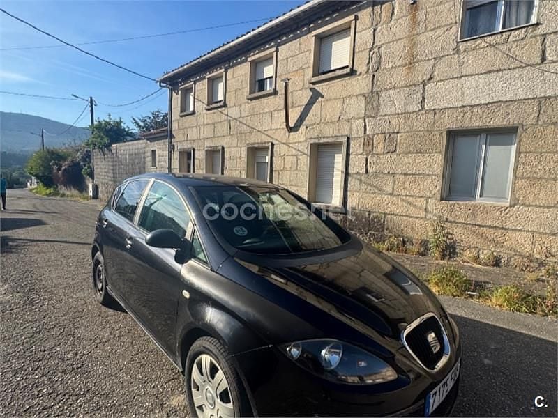 Usado Seat Altea Stylance 105 CV (77 kW) 2006 Negro Monovolumen