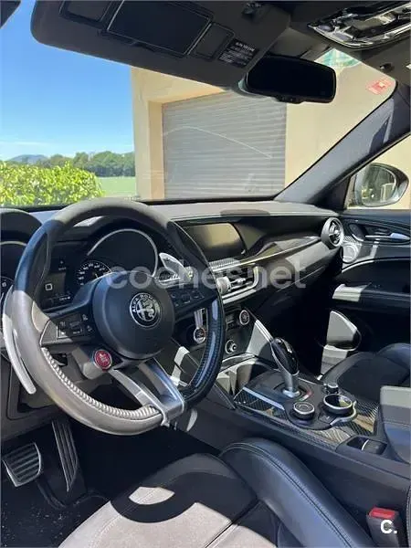 Usado Alfa Romeo Stelvio 510 CV (375 kW) 2018 Gris / plata SUV