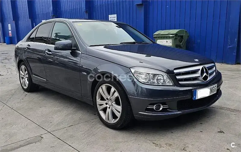 Używany Mercedes C200 Avantgarde 136 KM (100 kW) 2011 Niebieski Kombi