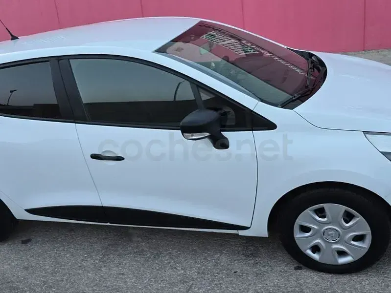 Usado Renault Clio IV Authentique 75 CV (55 kW) 2014 Blanco Berlina