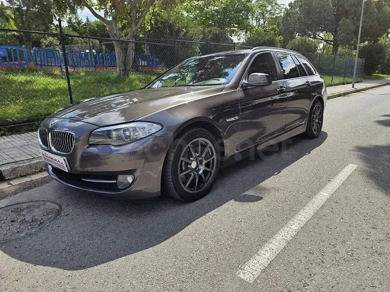 Usado BMW 528 Comfort Edition 245 CV (180 kW) 2013 Marrón Familiar