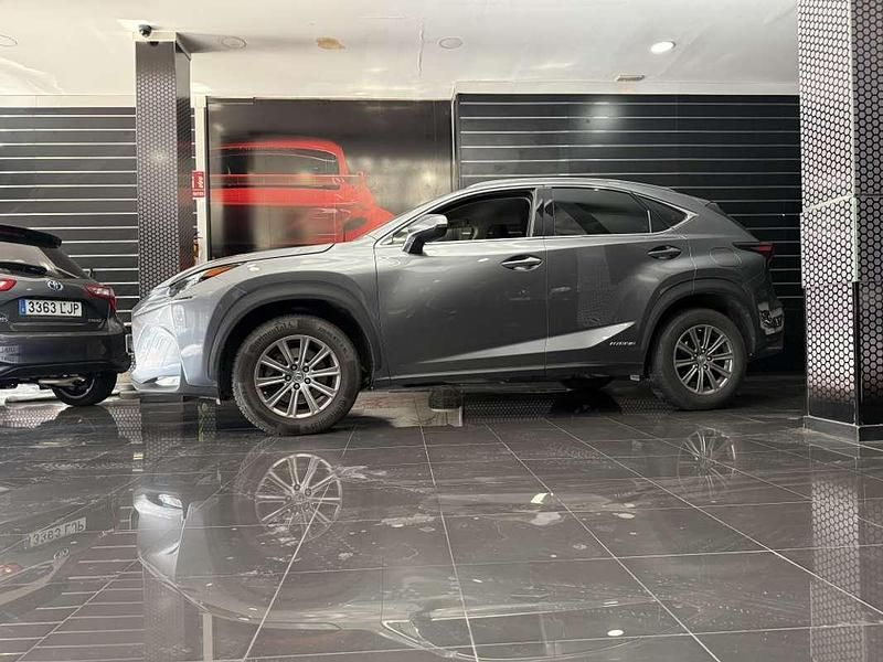 Gris Usado 2017 Lexus NX300h Business Edition SUV | 21.600 € (Precio justo) - Imagen 1/4