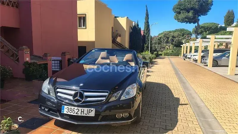Usado Mercedes E200 Avantgarde 184 CV (135 kW) 2010 Negro Descapotable