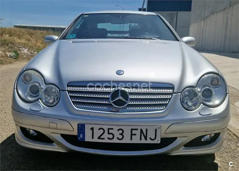 Usado Mercedes C180 Sport Edition 143 CV (105 kW) 2007 Gris / plata Berlina