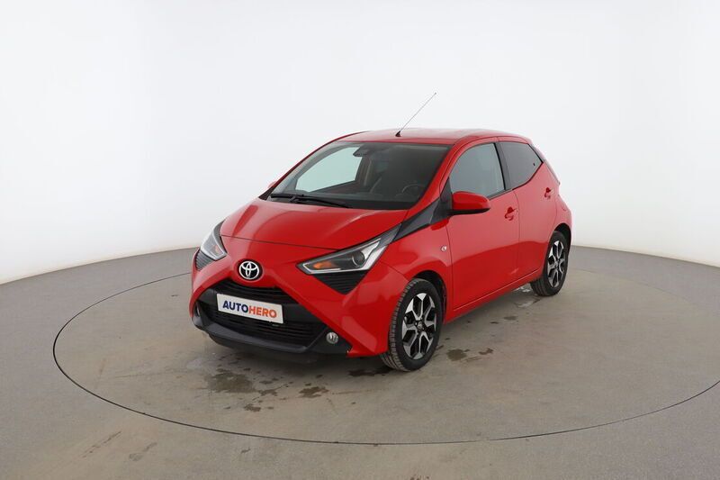 Rojo Usado 2019 Toyota Aygo X-play Utilitario | 10.399 € (Precio justo) - Imagen 1/4