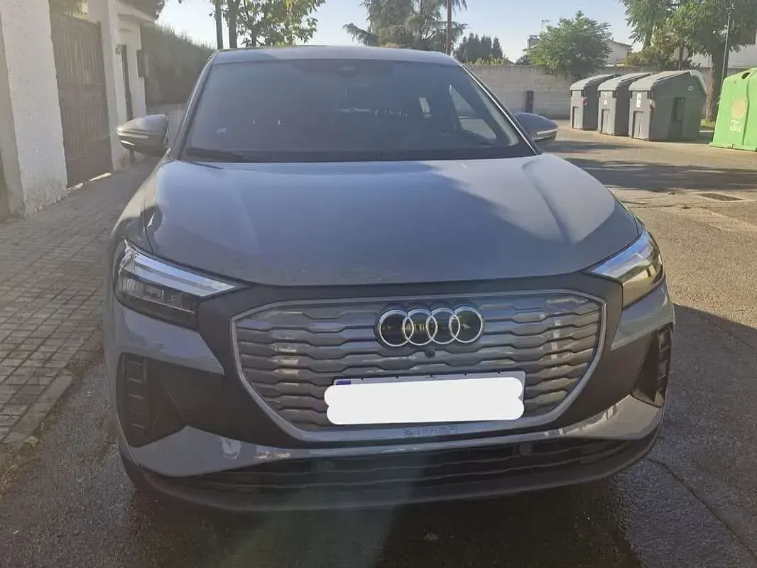 Usado Audi Q4 e-tron 125 kW (170 CV) 2022 Gris SUV