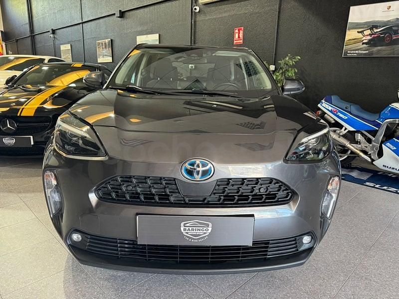 Usado Toyota Yaris Cross Active 116 CV (85 kW) 2023 Gris / plata SUV