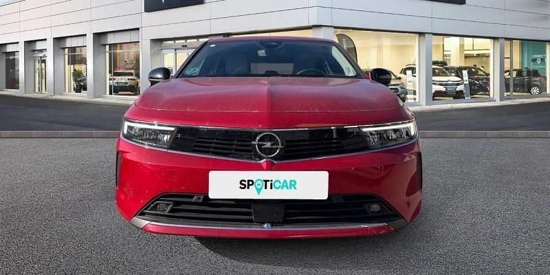 Usado Opel Astra Elegance 131 CV (96 kW) 2022 Rojo