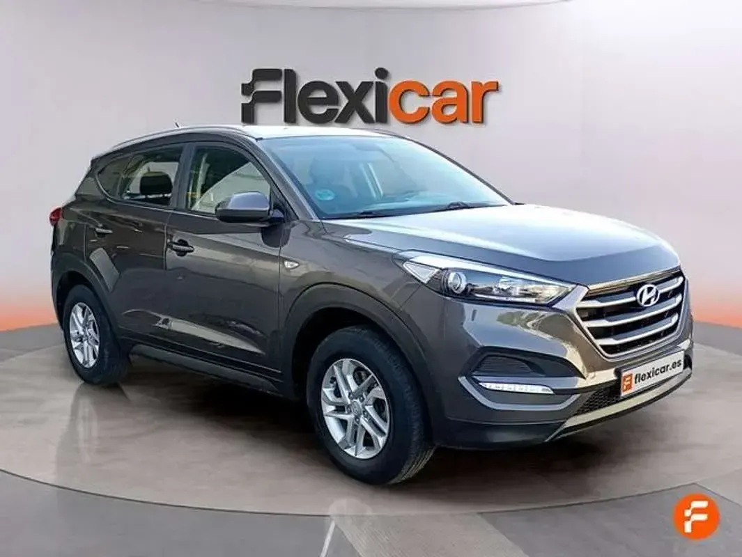 Usado Hyundai Tucson 132 CV (97 kW) 2018 Gris SUV