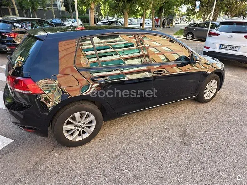 Usado VW Golf VII Business 110 CV (80 kW) 2016 Negro Berlina