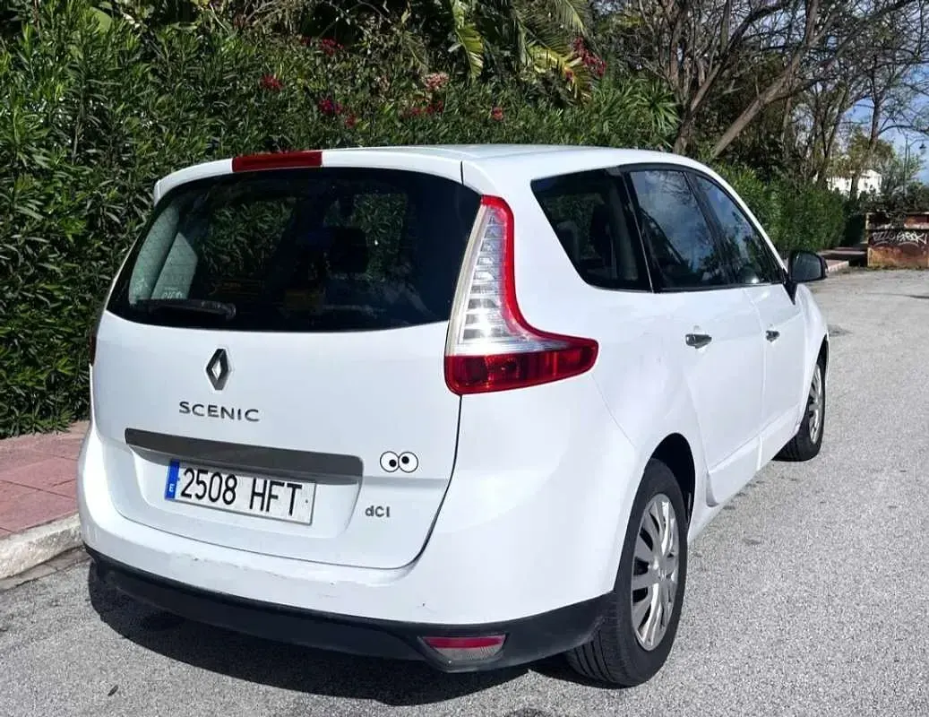Usado Renault Scenic E-Tech Dynamique 110 CV (80 kW) 2011 Blanco Monovolumen