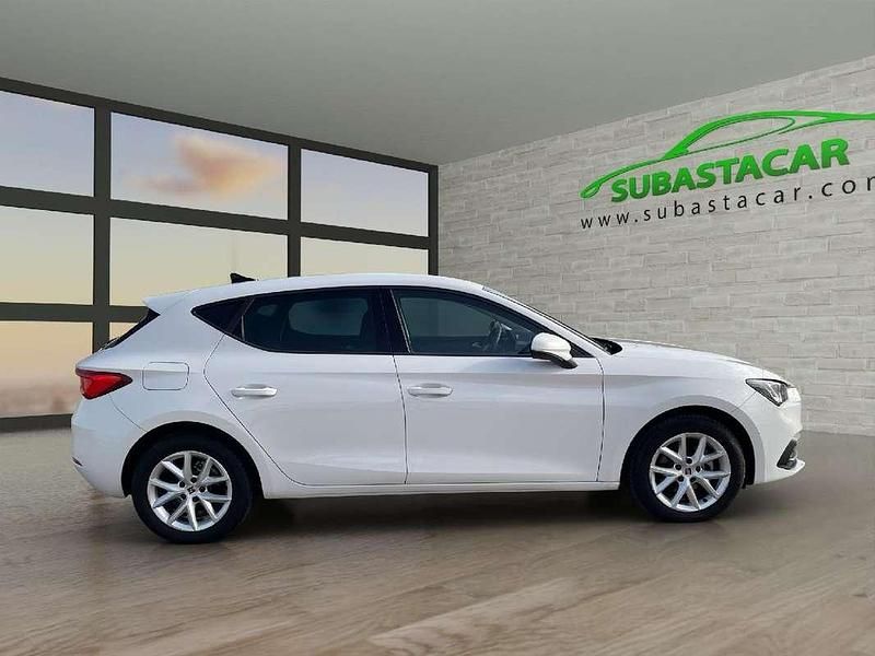 Usado Seat Leon Style 116 CV (85 kW) 2021 Blanco Berlina