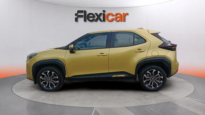 Usado Toyota Yaris Hybrid Active 116 CV (85 kW) 2024 Amarillo