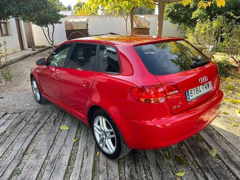 Usado Audi A3 Sportback Attraction 116 CV (85 kW) 2007 Rojo Utilitario