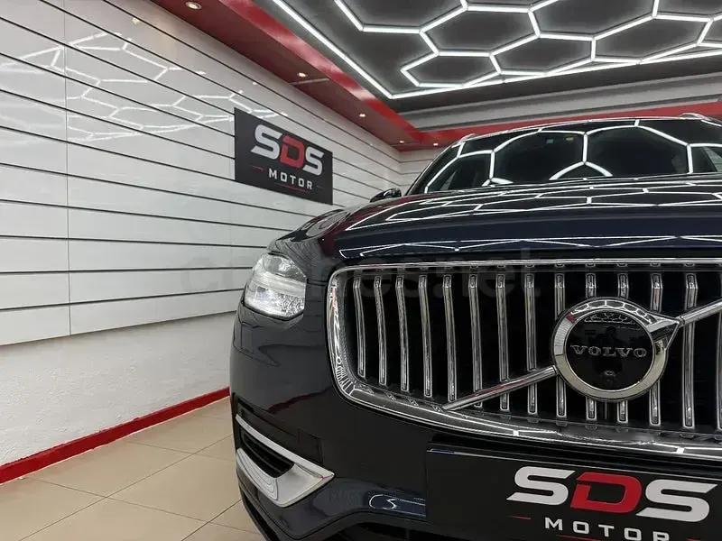Usado Volvo XC90 Inscription 455 CV (334 kW) 2026 Azul SUV