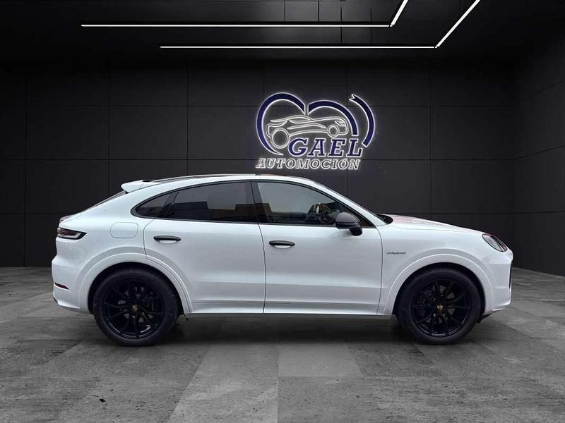 Käytetty Porsche Cayenne 470 HP (345 kW) 2023 Valkoinen Katumaasturi