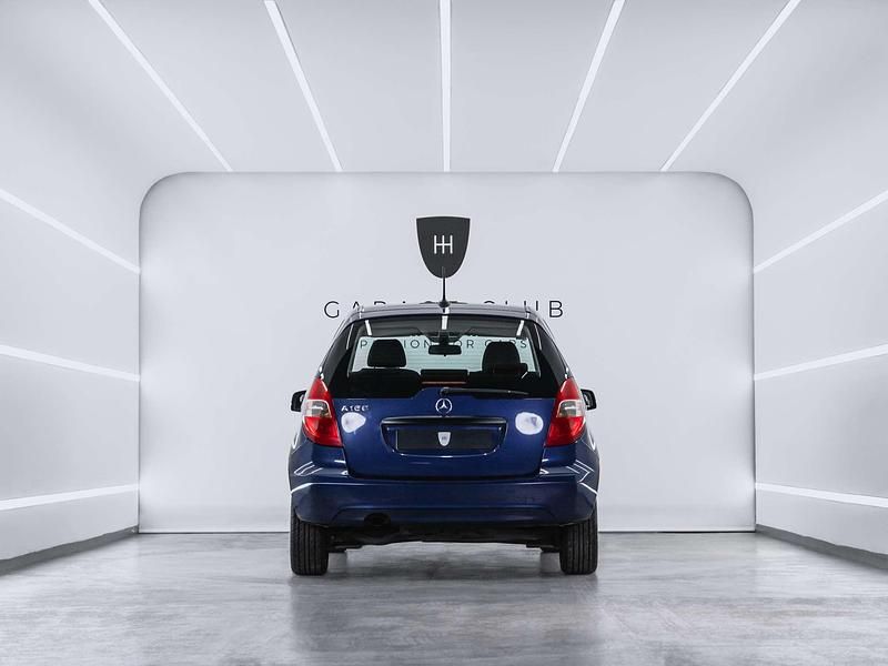 Usado Mercedes A160 Classic 95 CV (69 kW) 2011 Azul Monovolumen