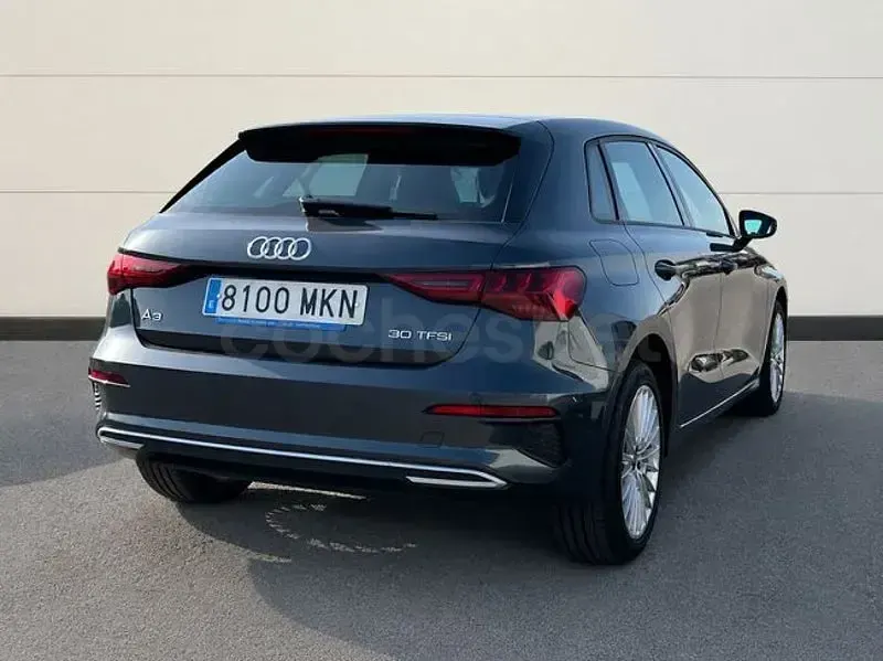 Usado Audi A3 Advanced Plus 110 CV (80 kW) 2023 Gris / plata Berlina