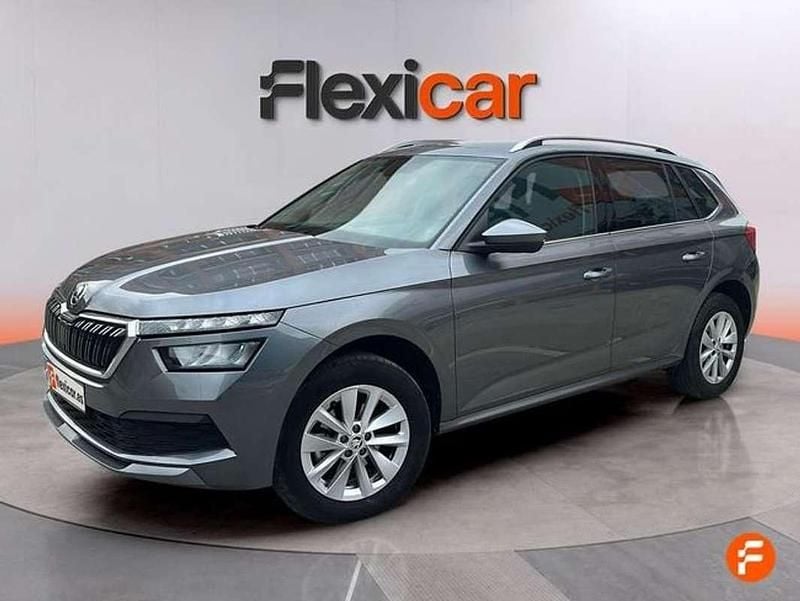 Usado Skoda Kamiq Ambition 110 CV (80 kW) 2023 Gris SUV