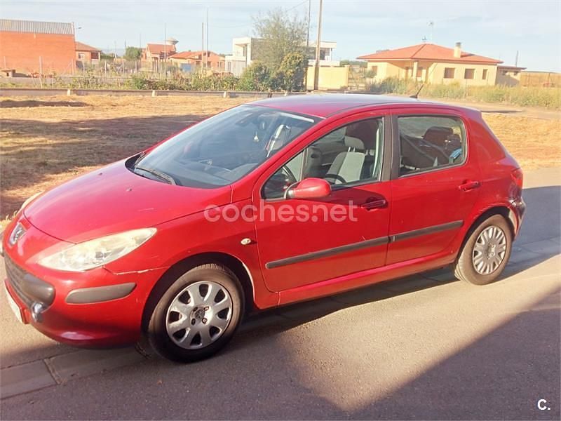 Rojo Usado 2006 Peugeot 307 Berlina | 3300 € (Un poco caro) - Imagen 1/4