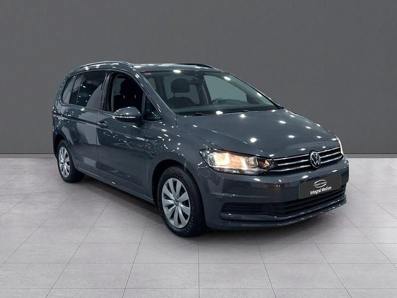 Usado VW Touran Advance 149 CV (109 kW) 2020 Grisnegro Monovolumen