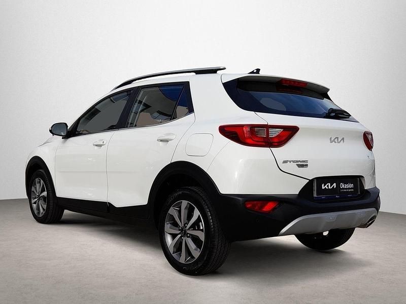 Usado Kia Stonic 121 CV (88 kW) 2024 Blanco SUV
