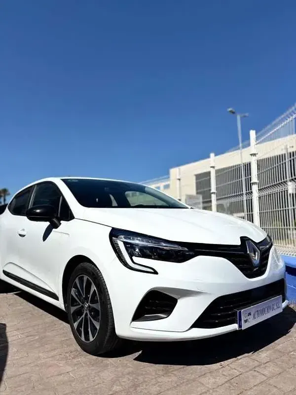Usado Renault Clio Intens 91 CV (66 kW) 2023 Blanco Utilitario