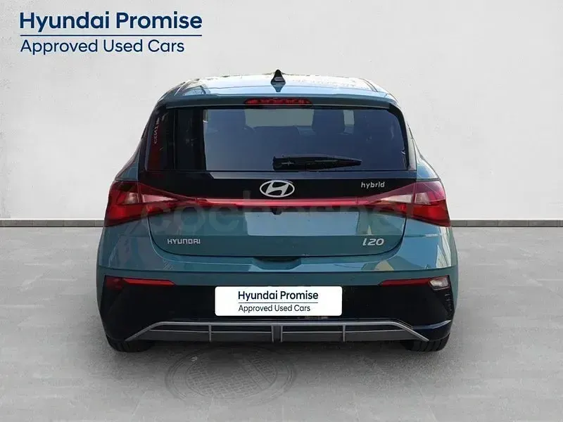 Usado Hyundai i20 100 CV (73 kW) 2025 Verde Utilitario