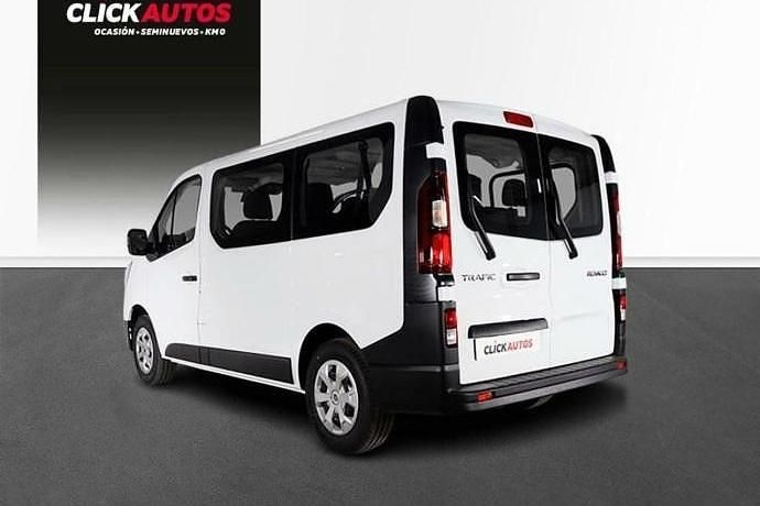Usado Renault Trafic 111 CV (81 kW) 2023 Gris Monovolumen