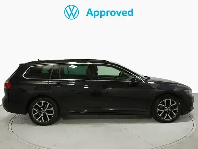 Usado VW Passat Executive 122 CV (89 kW) 2023 Negro Familiar