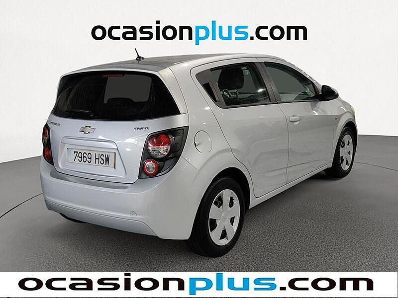 Usado Chevrolet Aveo LT 95 CV (69 kW) 2013 Gris plata Utilitario
