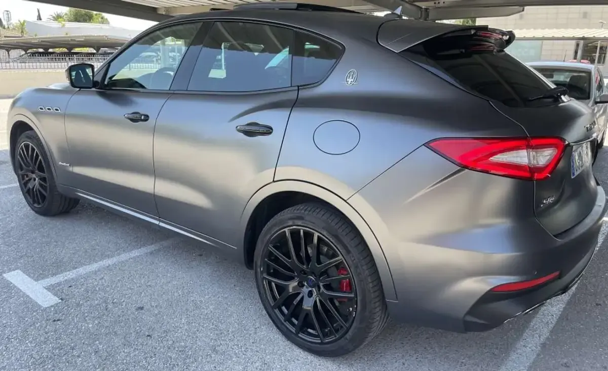Usado Maserati Levante 430 CV (316 kW) 2018 Gris SUV