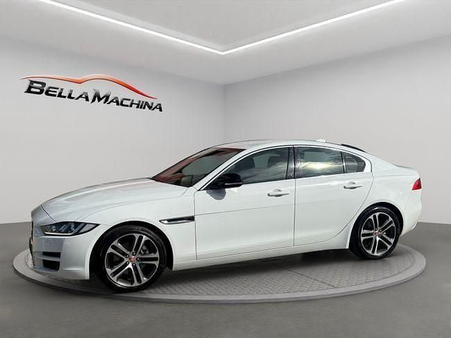 Usado Jaguar XE R-Dynamic 180 CV (132 kW) 2019 Blanco Berlina