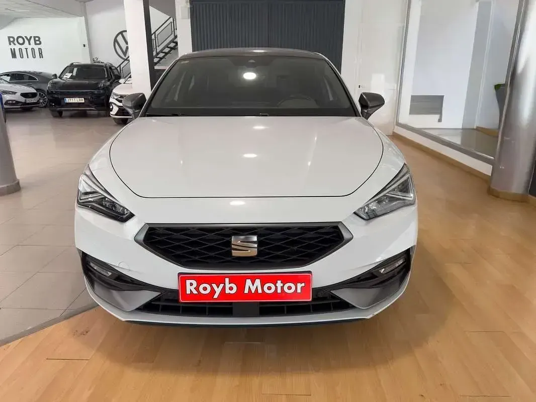 Usado Seat Leon FR 150 CV (110 kW) 2020 Blanco Utilitario
