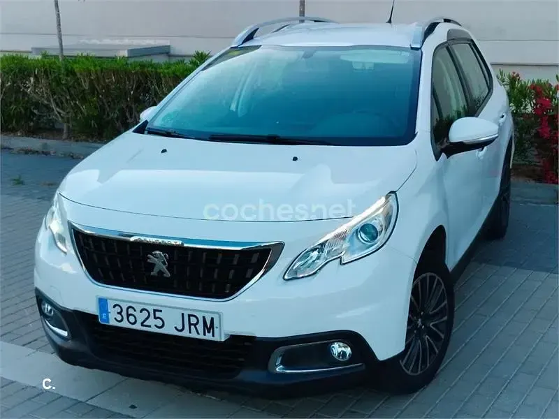 Usado Peugeot 2008 Active 100 CV (73 kW) 2016 Blanco SUV