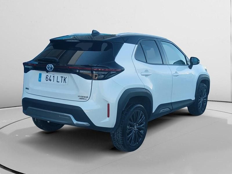 Usado Toyota Yaris Hybrid 116 CV (85 kW) 2021 Negro