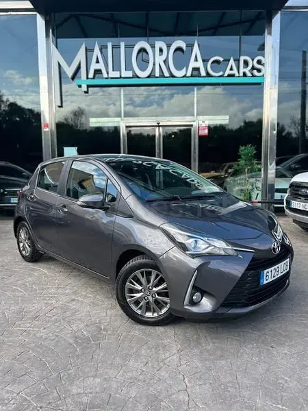 Occasion Toyota Yaris Active 111 ch (81 kW) 2019 Gris Berline