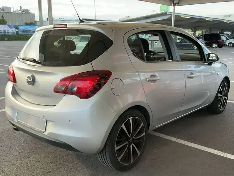 Usado Opel Corsa Selective 90 CV (66 kW) 2019 Gris / plata Utilitario
