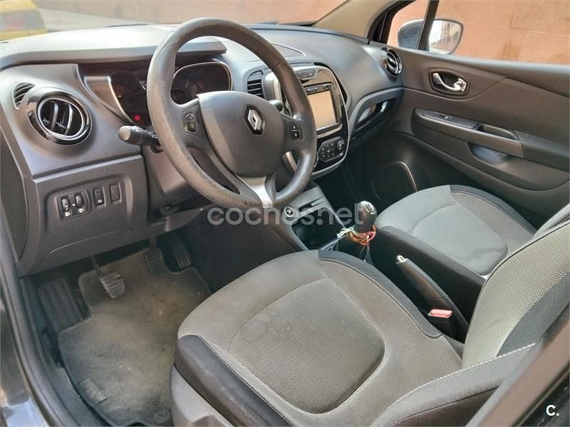 Usado Renault Captur Zen 90 CV (66 kW) 2017 Negro SUV