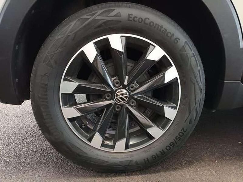 Usado VW T-Cross 95 CV (69 kW) 2023 Gris SUV