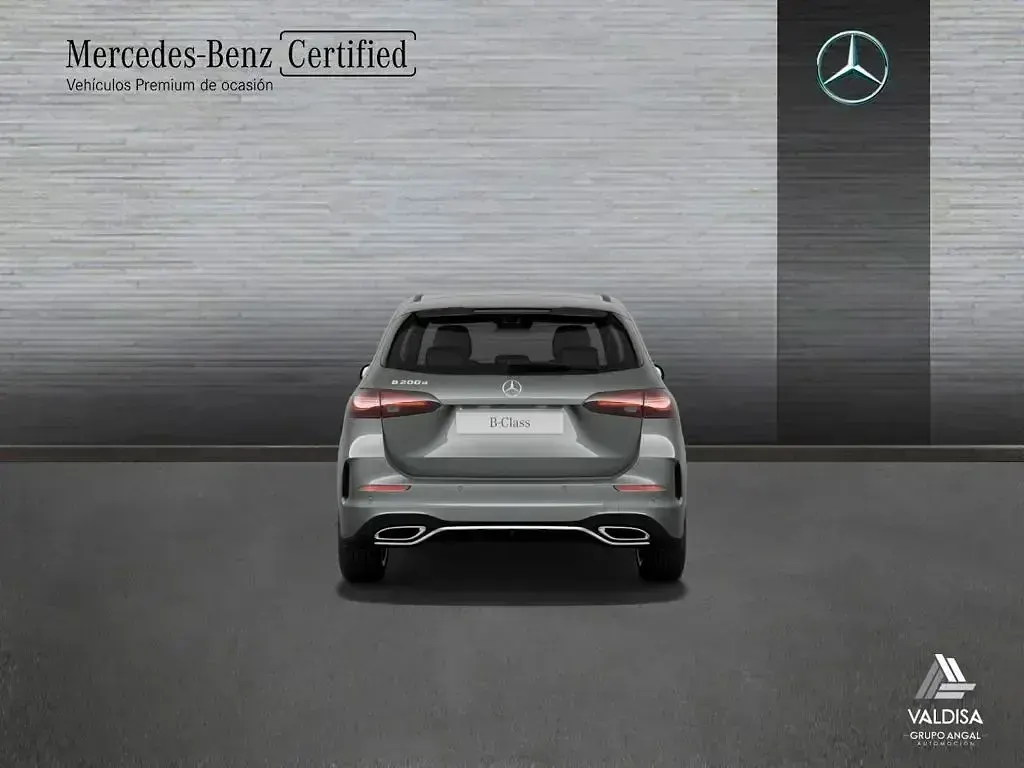 Usado Mercedes B200 AMG line 150 CV (110 kW) 2025 Gris Utilitario