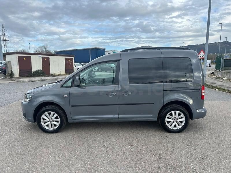 Usado VW Caddy Comfortline 109 CV (80 kW) 2012 Gris / plata Monovolumen