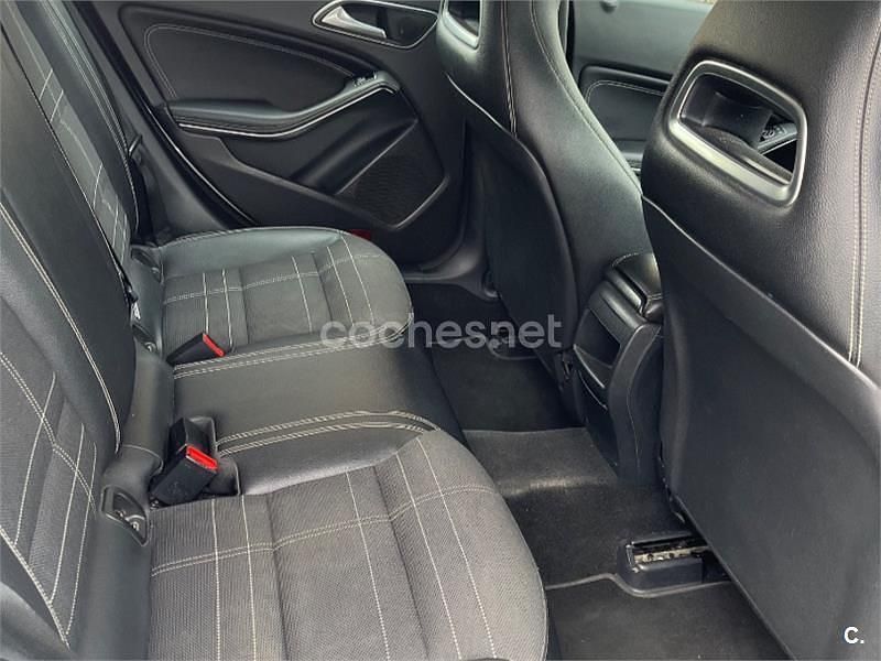 Usado Mercedes CLA200 Shooting Brake 136 CV (100 kW) 2016 Blanco Familiar