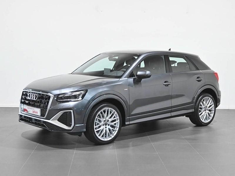 Usado Audi Q2 Ambiente 150 CV (110 kW) 2025 Gris SUV