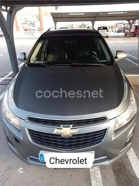 Usado Chevrolet Cruze LT 130 CV (95 kW) 2014 Gris / plata Familiar