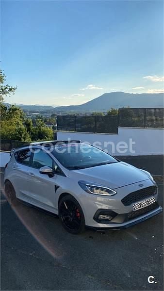 Gris / plata Usado 2018 Ford Fiesta ST Utilitario | 19.000 € (Un poco caro) - Imagen 1/4