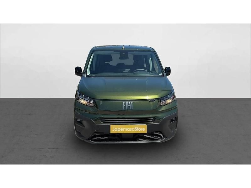 Usado Fiat Doblò 100 CV (73 kW) 2024 Verde Monovolumen