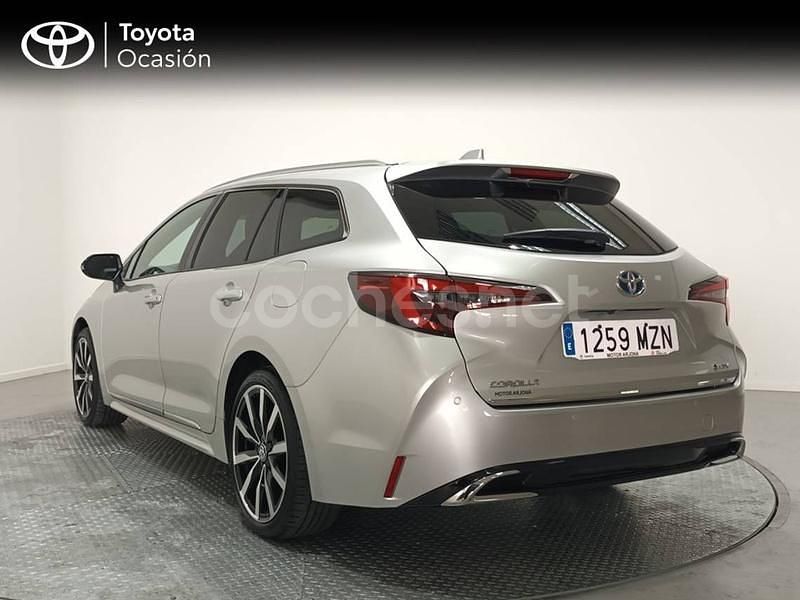 Usado Toyota Corolla Sport 196 CV (144 kW) 2025 Gris / plata Familiar