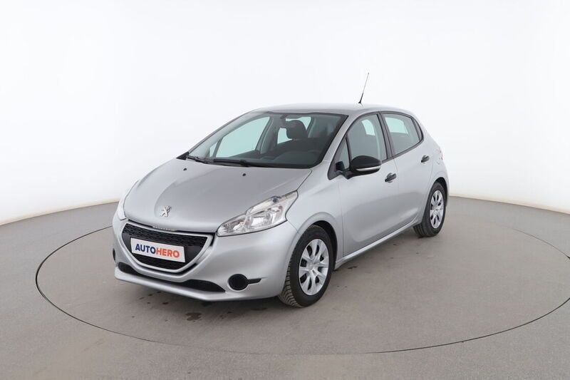 Gris Usado 2015 Peugeot 208 Business-Line Utilitario | 8299 € (Precio justo) - Imagen 1/4